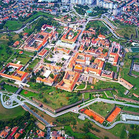 The View1 Apartment Alba Iulia Exterior foto